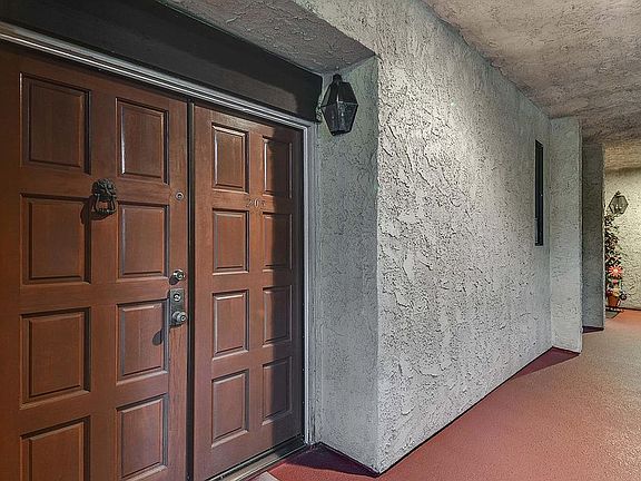 4th image of 13214 Moorpark St APT 205