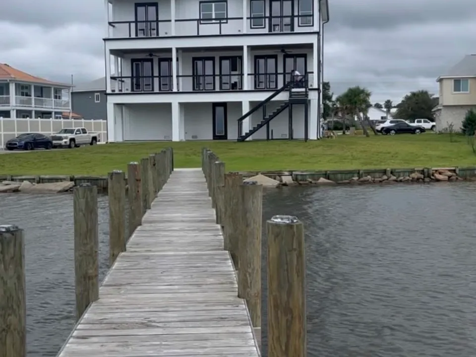 431 Waterloo Way