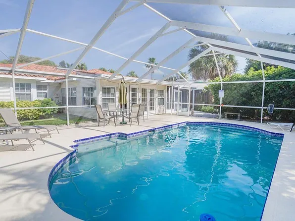 976 Mandalay Ave, Clearwater, FL 33767