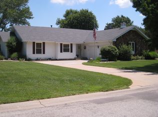 2224 N Winstead Cir, Wichita, KS 67226