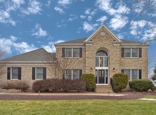 15 Holecomb Dr, Hillsborough, NJ 08844