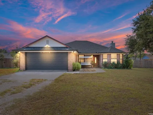 591 J L Brazzil Loop, Waco, TX 76705