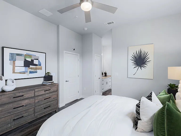 VLux Stoneridge — Photo 33