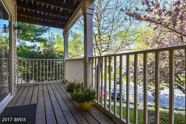2 bed, 1155 sqft, $2,550 — Photo 2