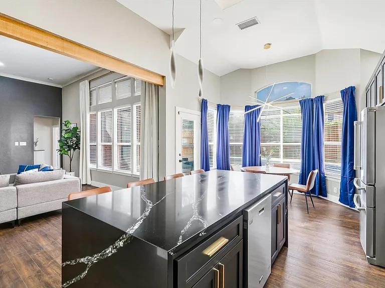 5709 Courtney Cir — Photo 13