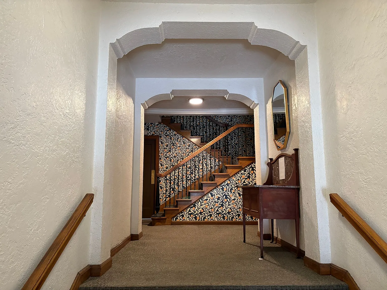 The Mulholland Apartments — Photo 4