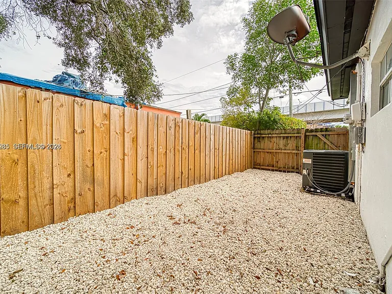 1747 NW 40th St #1747 — Photo 16