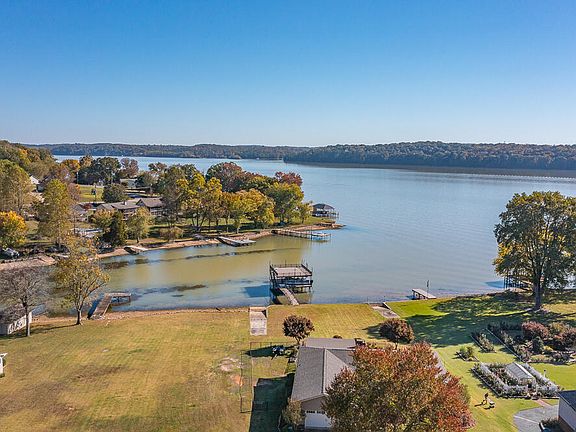 3rd image of 2040 Linwood Cir