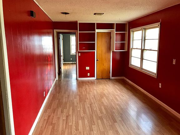4th image of 418 NW Avenue H