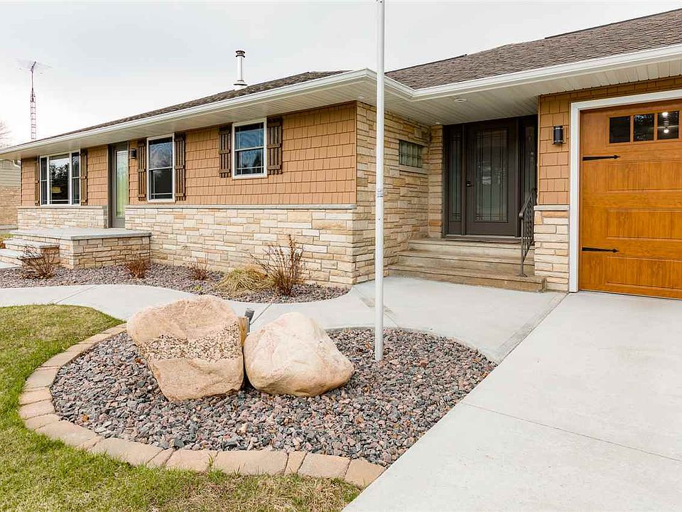 7589 County Road Z, Custer, WI 54423 | Zillow