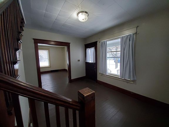 3rd image of 702 N Saint Joseph St