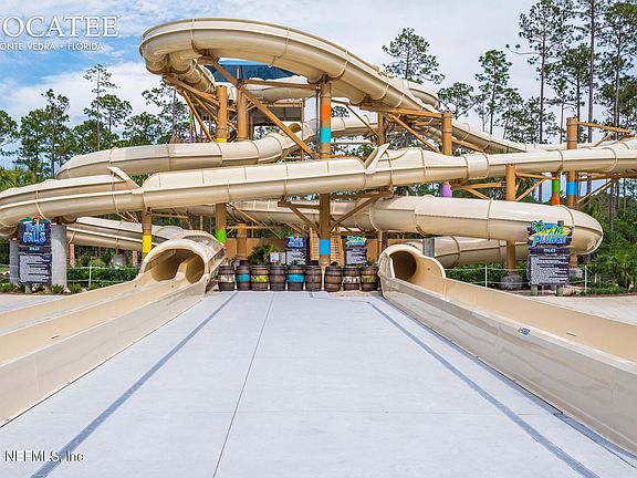 5th image of 686 VILLAGE GRANDE Drive