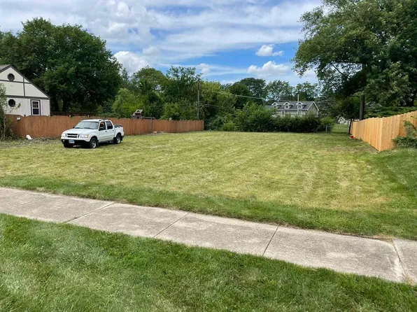 326 Plainfield Rd, Darien, IL 60561