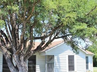 140 E Prof Powell Blvd, Bartlett, TX 76511