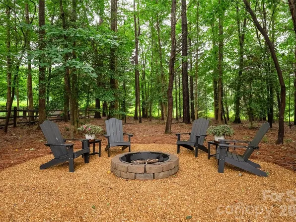 4034 Nicole Eileen Ln, Charlotte, NC 28216