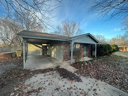 19052 E Rogers Dr Photo 1