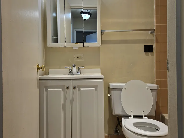 1670 Arthur Pl #1670 — Photo 1