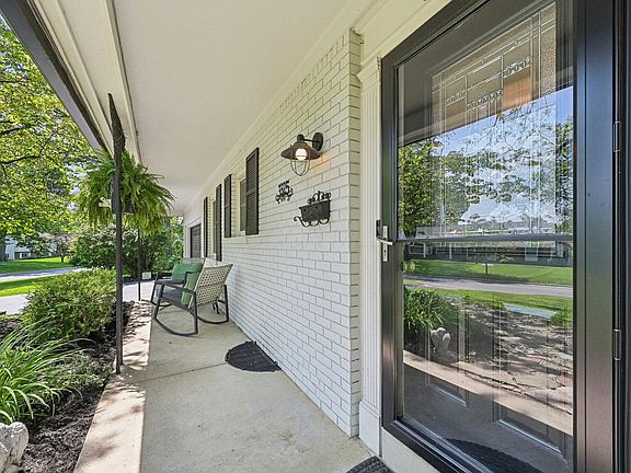 3rd image of 3325 Westbury Dr