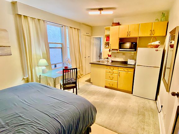 3rd image of 49 Woodbine Ave #5A-5