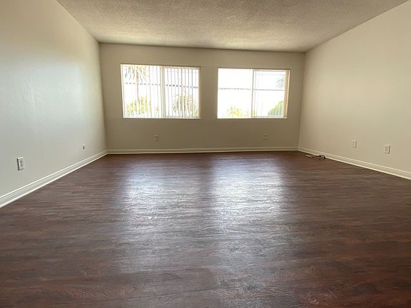 4th image of 718 Amapola Ave #9