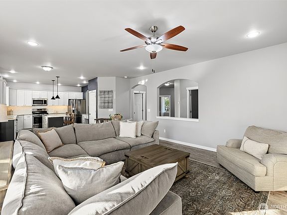 4th image of 10713 Palisades Street SE