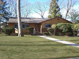10 Musket Pl, East Setauket, NY 11733