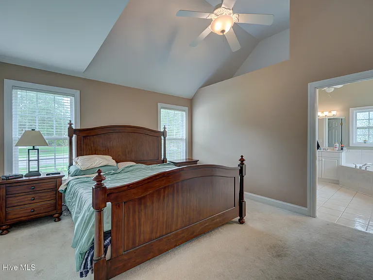 1511 Edgefield Ct — Photo 9