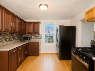 74 Grand St #1, Lowell, MA 01851