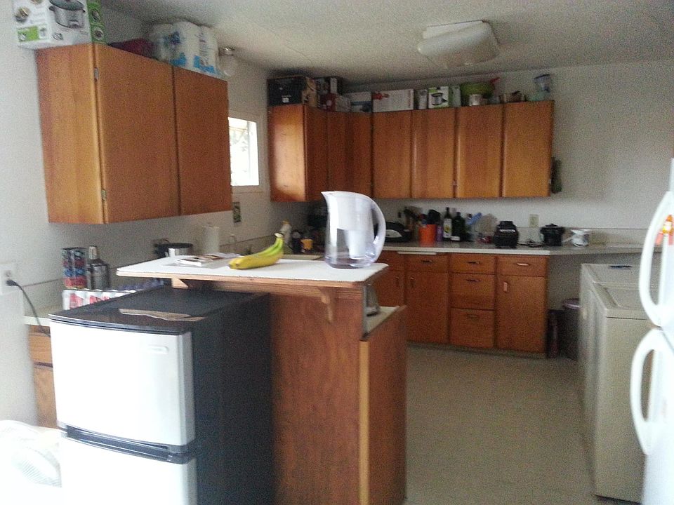 2nd image of 1045 NE Monroe St