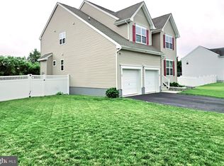 5 Moonlight Dr, Egg Harbor Township, NJ 08234