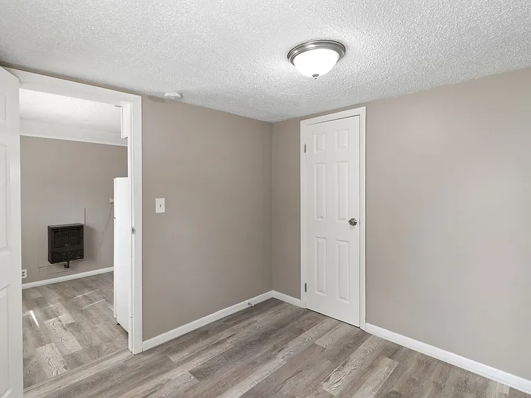 24311 Plymouth Rd — Photo 6