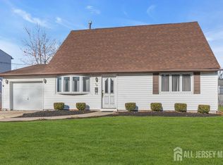 18 Boulevard E, Keyport, NJ 07735