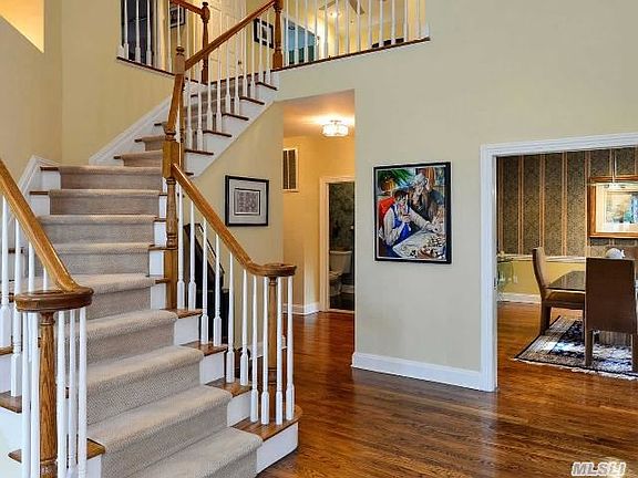 3rd image of 7 Fieldstone Ln