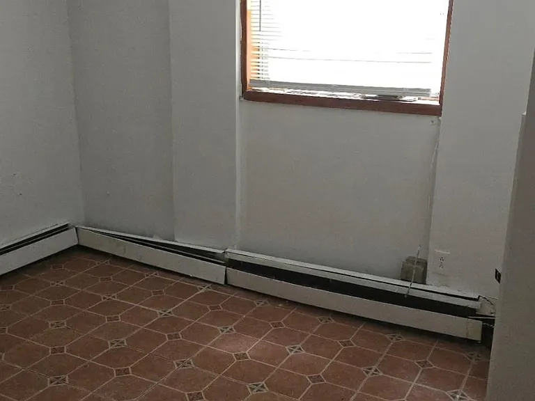 126 Seaview Ave #GROUND FLOOR — Photo 4