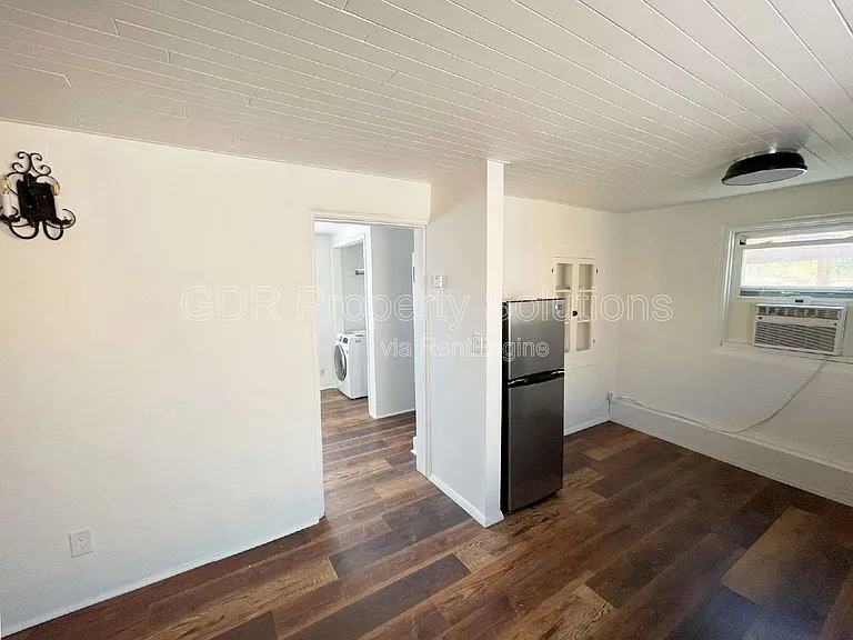 300 San Pasquale Ave NW #D — Photo 10