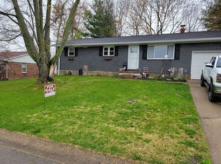 410 Pheasant Run Dr, Batesville, IN 47006