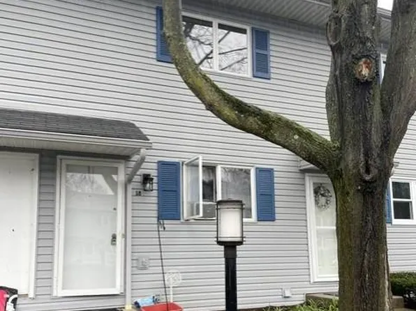 18 Fredericksburg Ct, State College, PA 16803