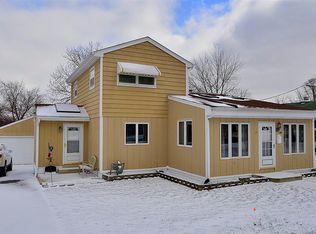 297 N Collins St, South Elgin, IL 60177