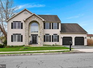 21 Shelly Dr, Sinking Spring, PA 19608