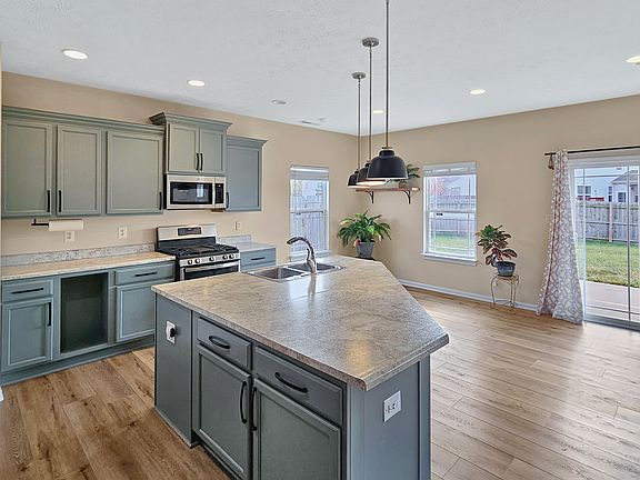 5th image of 1612 Gleneagle Dr