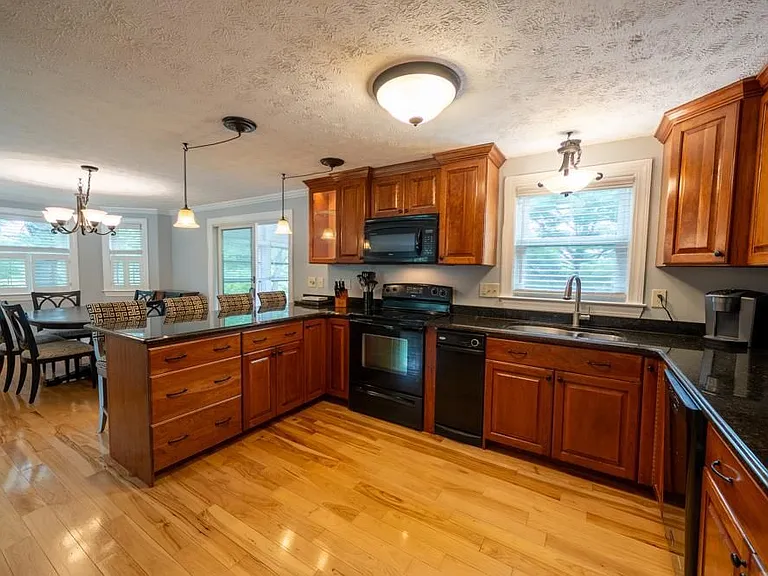 246 Winding Pond Rd — Photo 10