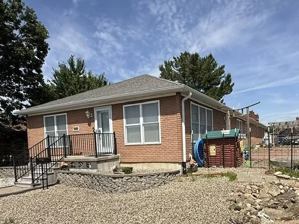 235 N Monroe St, Rushville, IL 62681