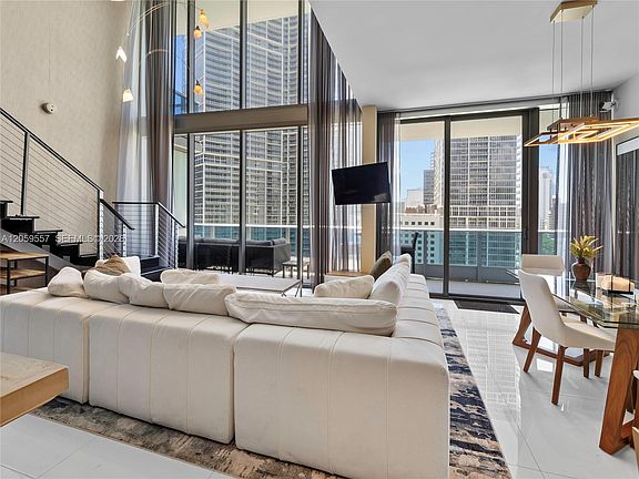 2nd image of 200 Biscayne Boulevard Way APT 1407