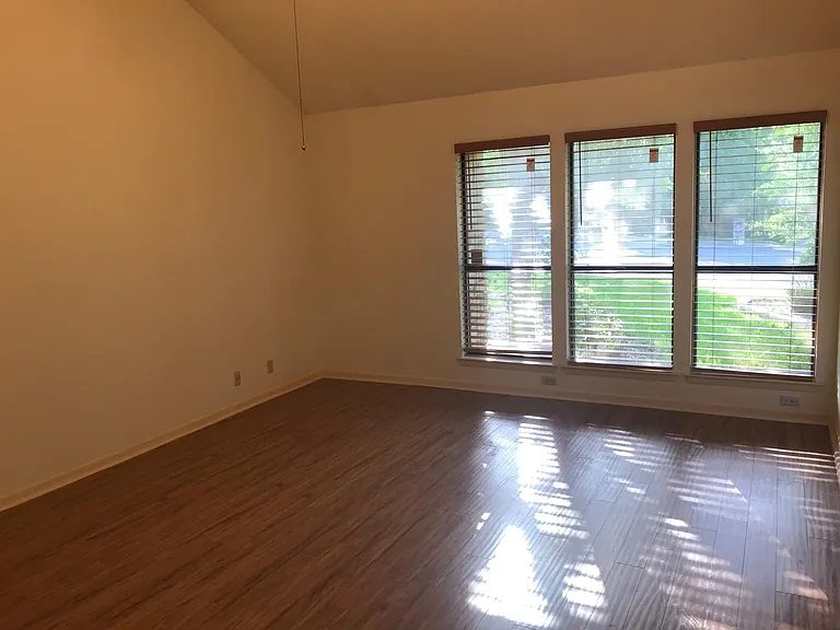 11203 Oak View Dr — Photo 9
