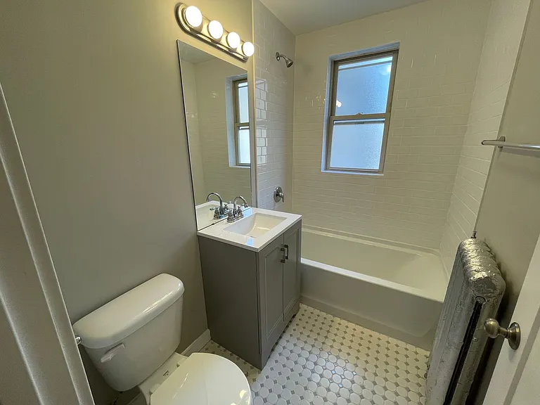 1204 W Granville Ave — Photo 18