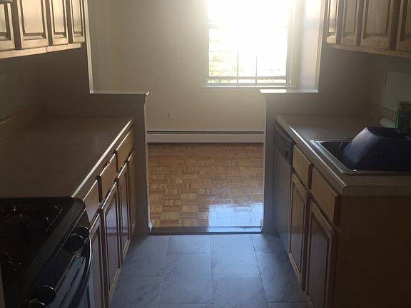 2nd image of 5421 Sylvan Ave APT 2C