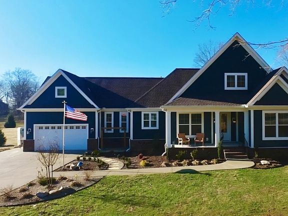 2nd image of 200 Hickory Hill Dr