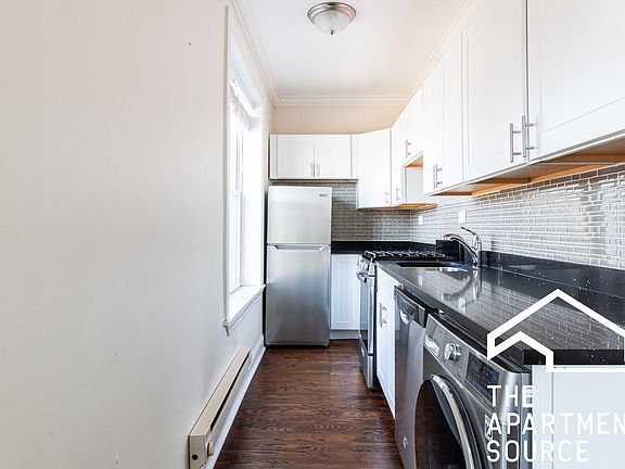2nd image of 923 W Waveland Ave APT 3B