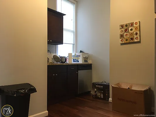 Rented by Realty 2000 Corp | media 30