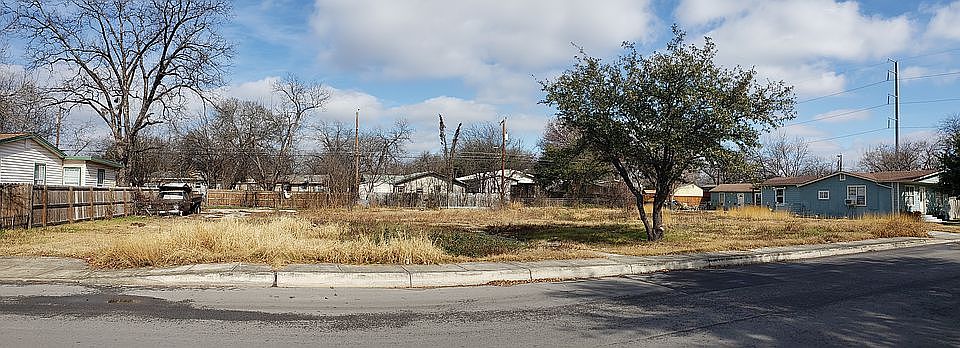 2nd image of 1717 El Monte Blvd